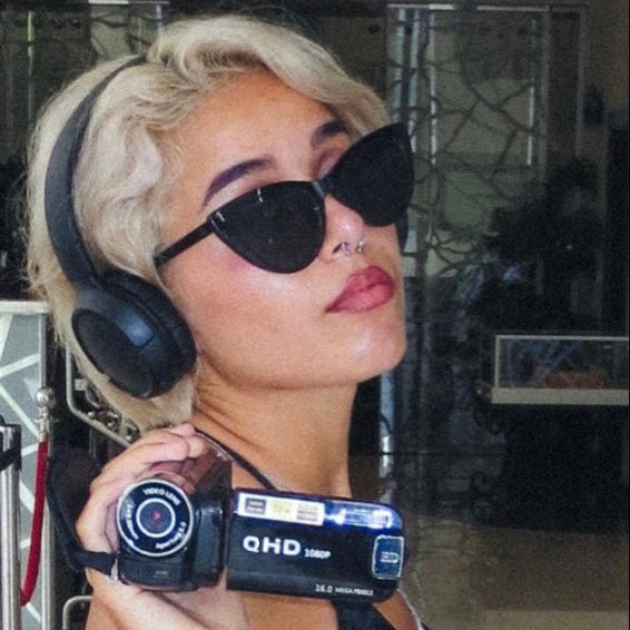 The2KCorder – 2K Camcorder with Flip Screen